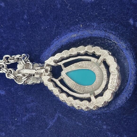 New VTG 1972 Avon Blue Teardrop Turquouise Silver tone Necklace 40in - Picture 4 of 5